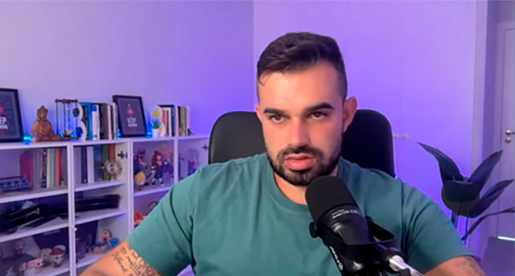 Fabio Serna resolviendo dudas en una clase en directo del curso Mi Primera Venta en 7 Días